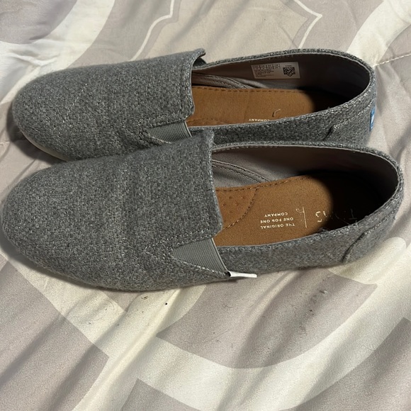 Toms Shoes - TOMS size 8